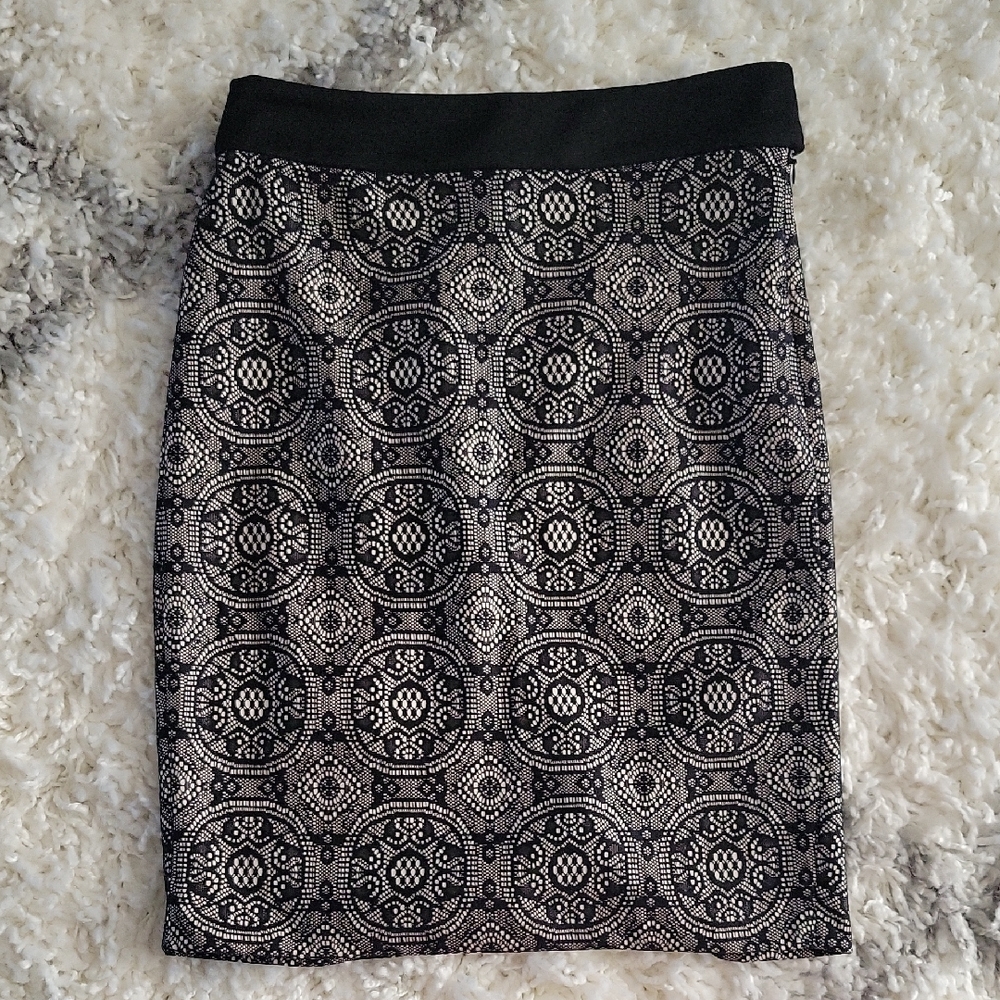 The Limited Black and White Pencil Skirt Knee-Length Work